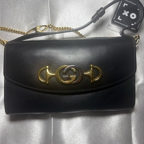 Gucci Black Leather Shoulder Bag - Picture 3 of 14